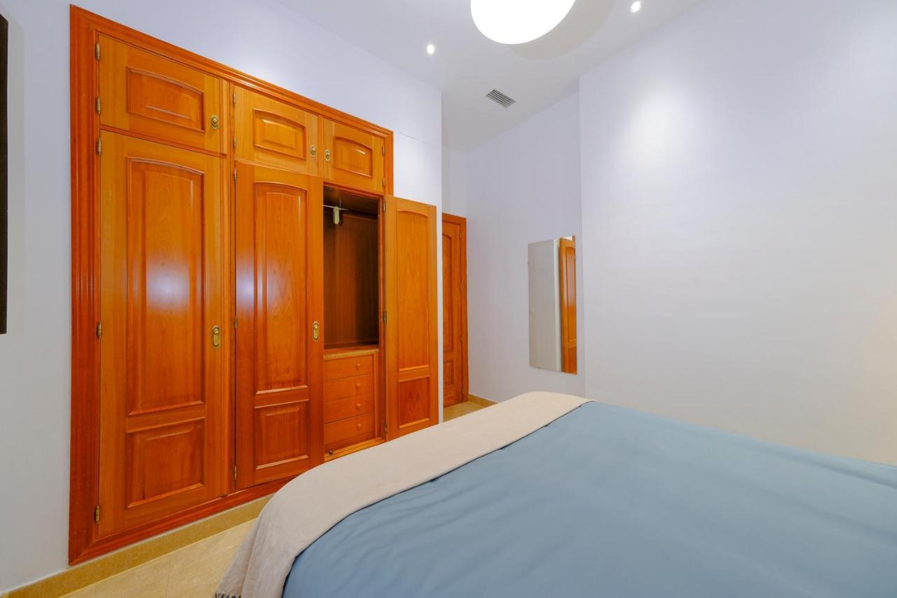 Patio Rialto Apartment Seville Exterior photo