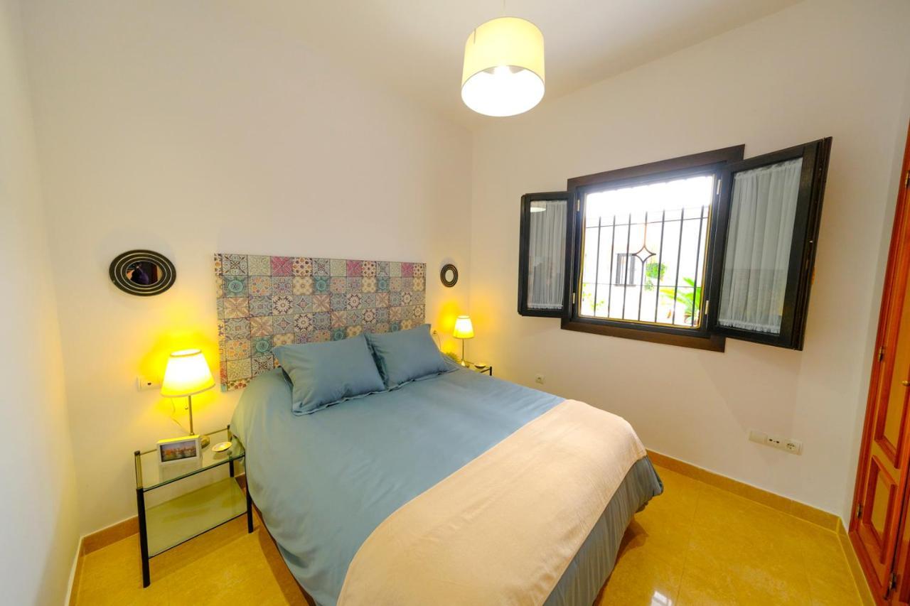 Patio Rialto Apartment Seville Exterior photo