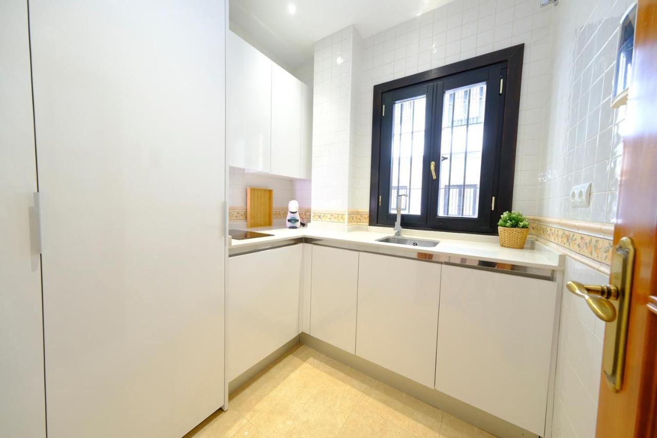 Patio Rialto Apartment Seville Exterior photo
